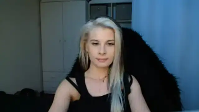 KristineGlow webcam