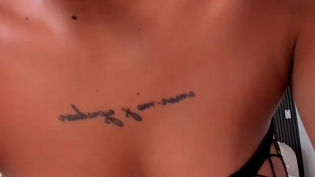 CarolineFyre webcam
