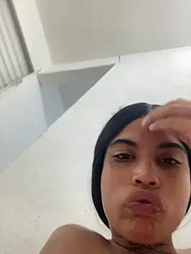 Lareynazendeyastar webcam