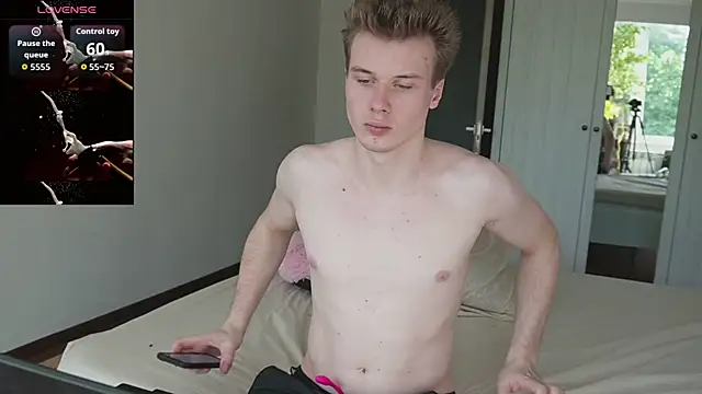 JohnDou2144 webcam