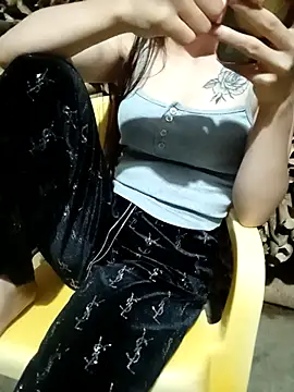 MiuMiu-Babyy webcam