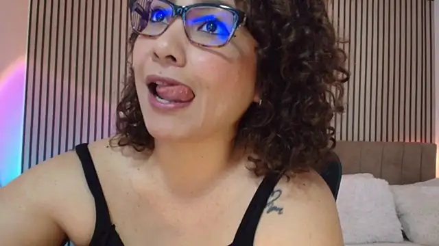 JuliRamirez webcam