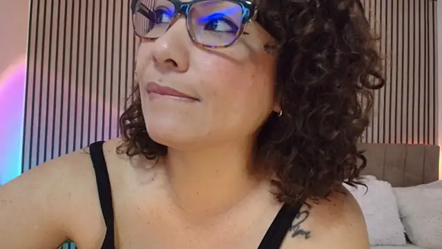JuliRamirez webcam