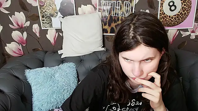 NoriMoore webcam