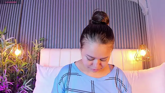 AnaisClark webcam