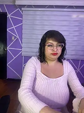 MiiaaJoness webcam