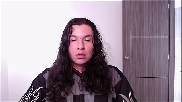 Yigolo__ webcam