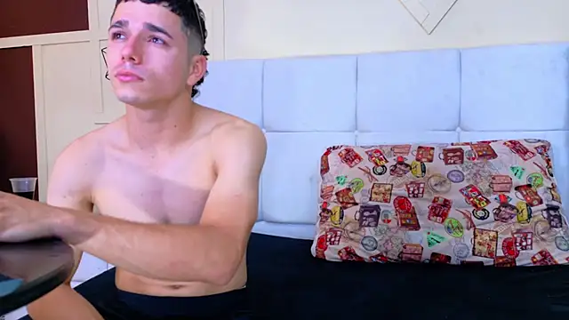 ZoeANDAlex_ webcam