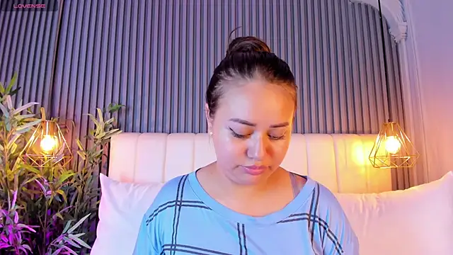 AnaisClark webcam