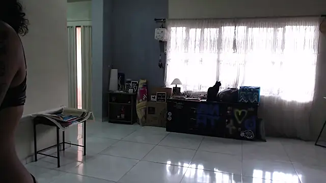 AlinaWoolf_ webcam