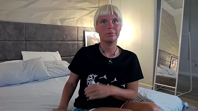 EmmaRaye webcam