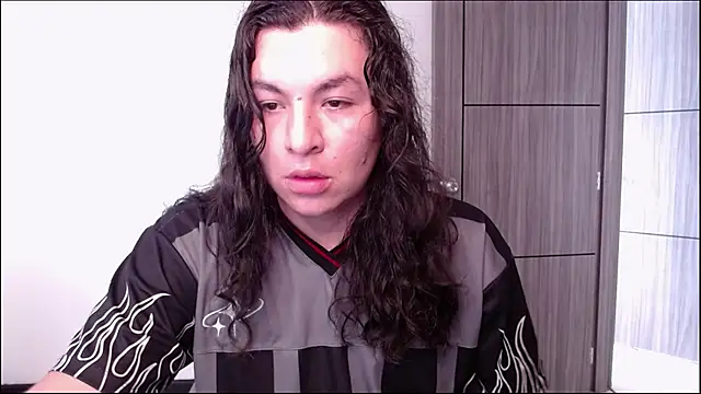 Yigolo__ webcam