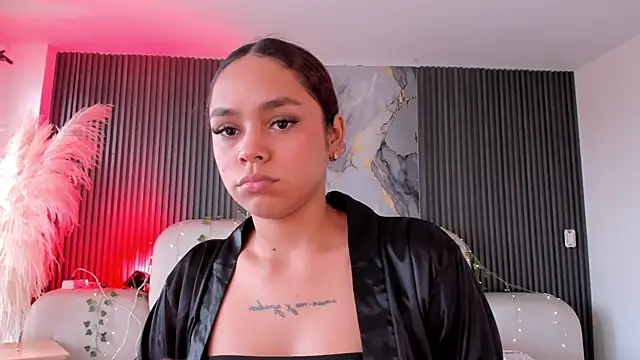 CarolineFyre webcam
