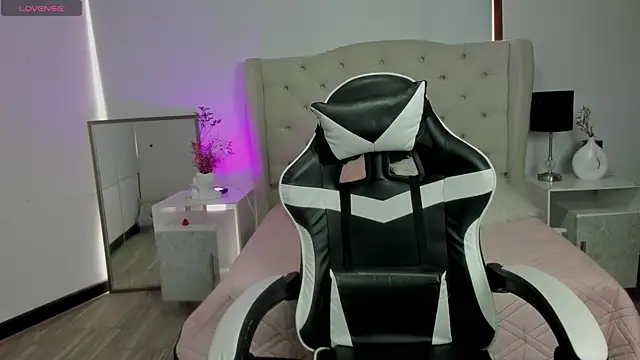 JadeBellee webcam