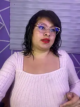 MiiaaJoness webcam