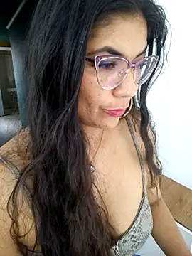Luna_Dumont