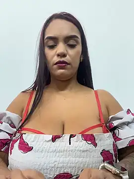 sara-77 - Sara-77's free webcam - UK Sex Cams
