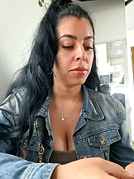 Luianna Live Web Cam Show