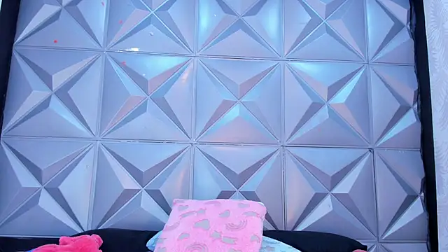 BustyGlow webcam