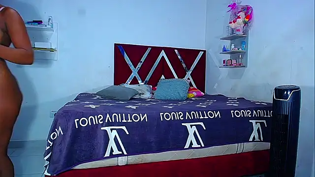 DanisaBrown webcam
