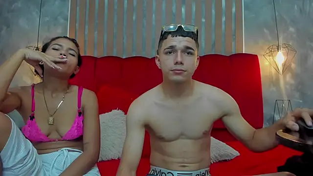 ZoeANDAlex_ webcam