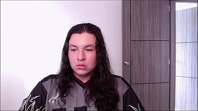Yigolo__ webcam