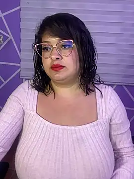 MiiaaJoness webcam