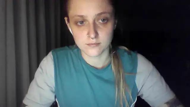 LeaWetGirl webcam