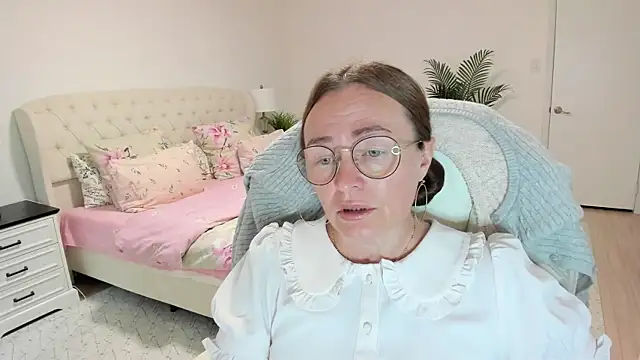 Vika73 webcam