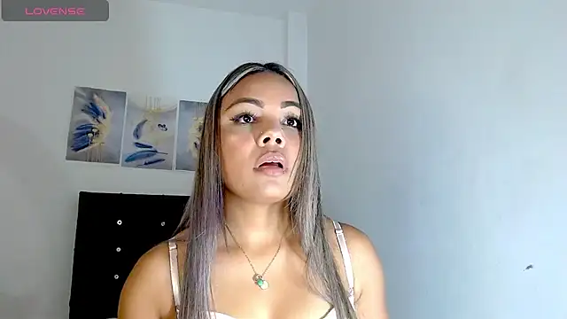 Kylie_loveee webcam