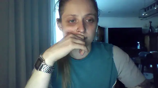 LeaWetGirl webcam