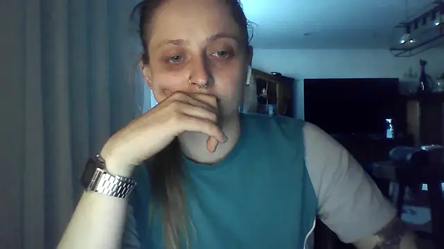 LeaWetGirl webcam