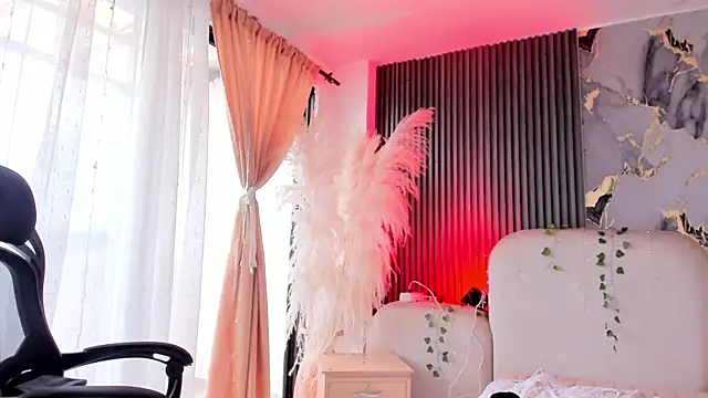 CarolineFyre webcam