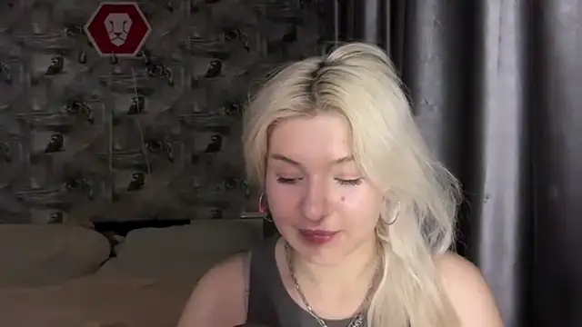 SpotlessParaffin webcam