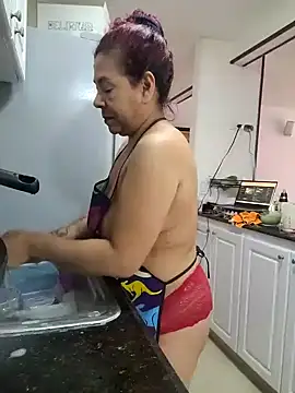 Scarlet_curly8a webcam