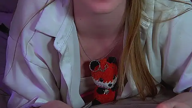 AgataFoxley webcam