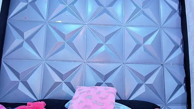BustyGlow webcam