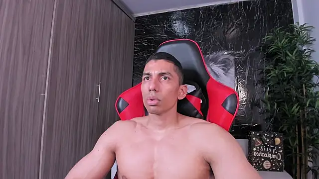 Erik_castle webcam