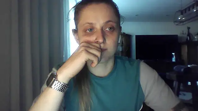 LeaWetGirl webcam