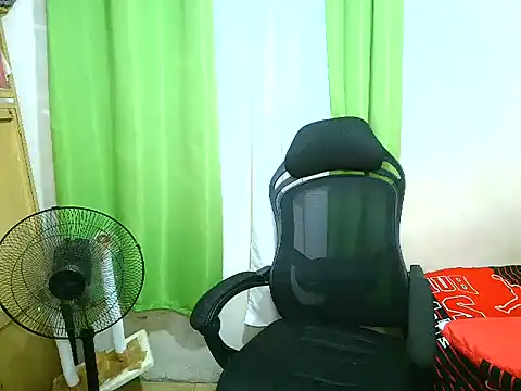 xLickme24 webcam