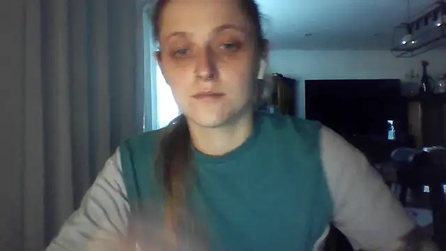 LeaWetGirl webcam