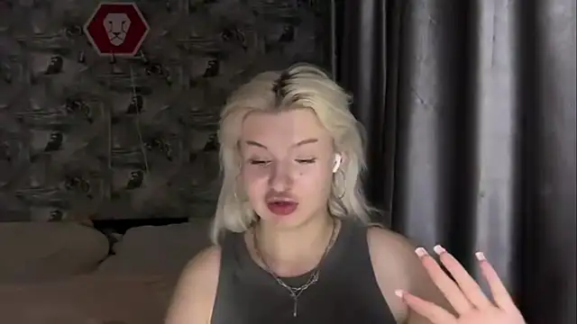 SpotlessParaffin webcam