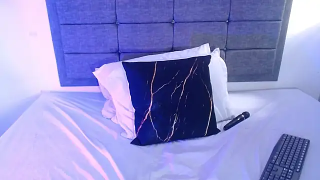 Emily_milfF webcam