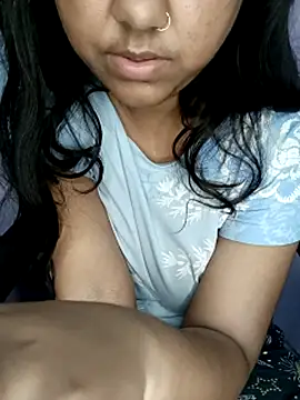 MissRiyaLive webcam