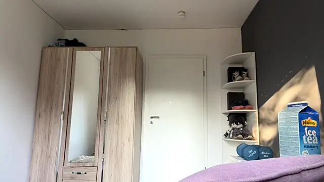 SpanishRooter webcam
