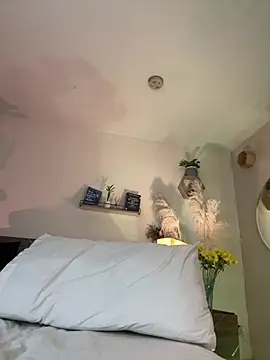 YariRose webcam