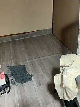 Mina048 webcam
