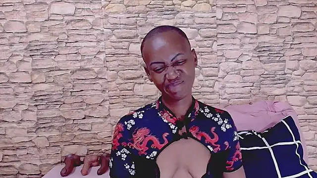 EbonyOlive69 webcam
