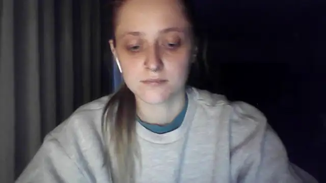LeaWetGirl webcam