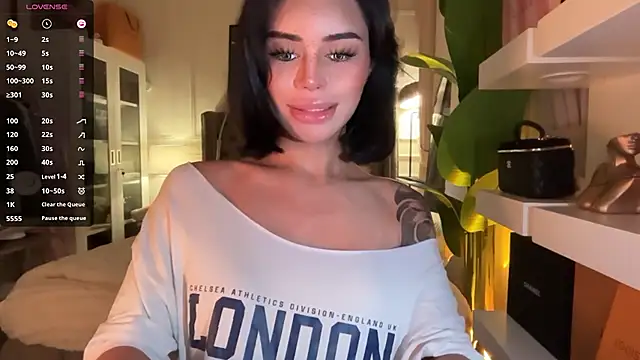 ParisianDoll Live Web Cam Show